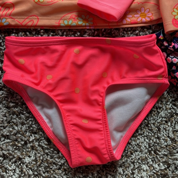 2T✨Swimsuit Bundle - Picture 9 of 10